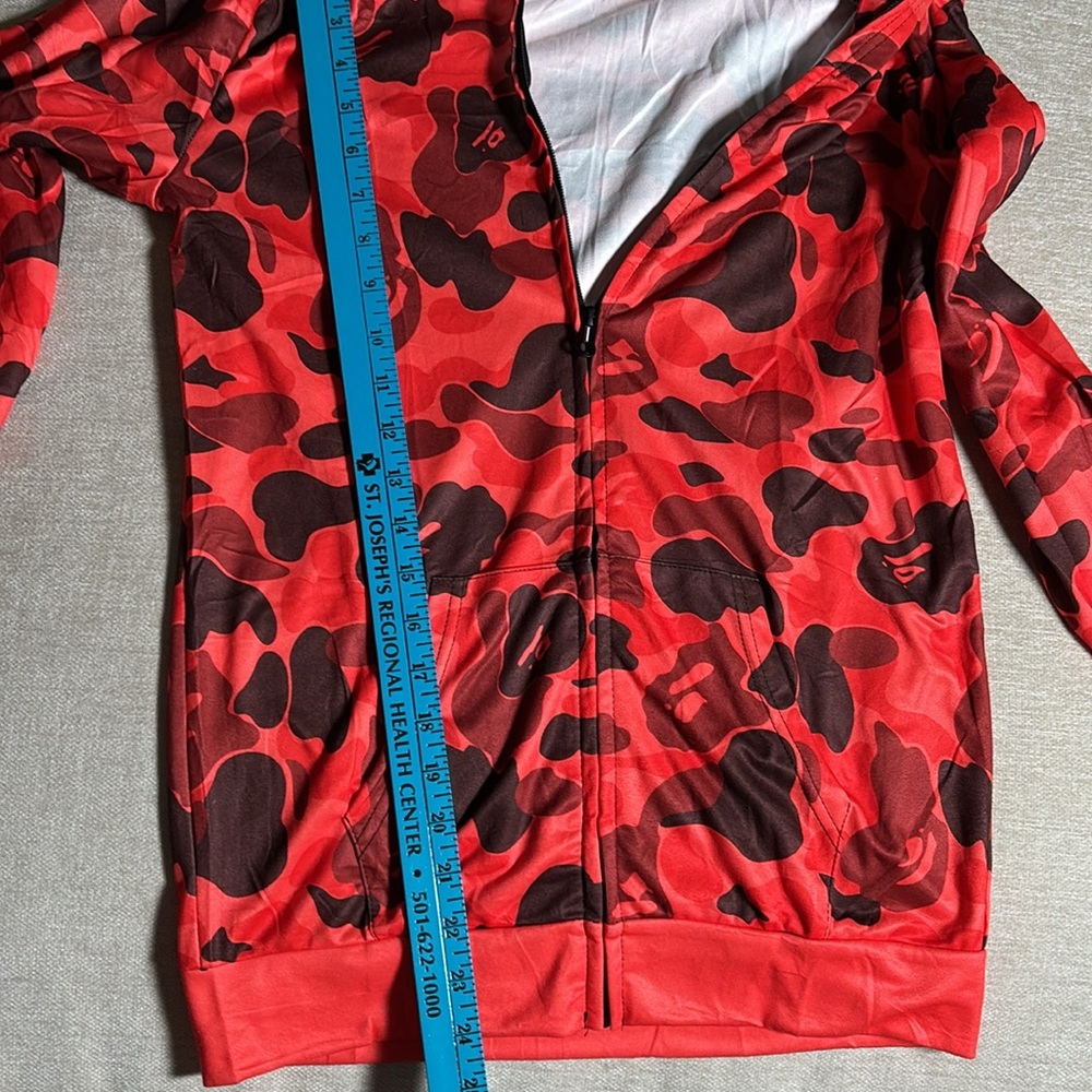 Kids large Red Camo Shark Hoodie - Picture 8 of 8